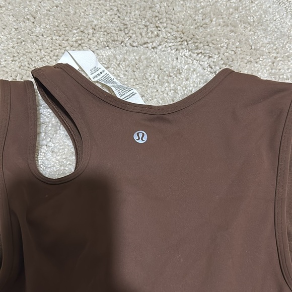 Lululemon Cropped Tank - Picture 4 of 5